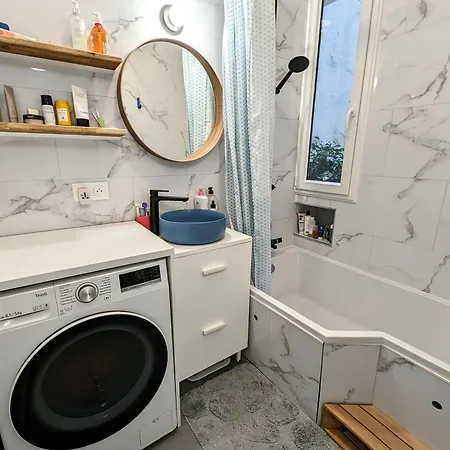 Séjour chez l'habitant Sweet Haussmann Bedroom In *